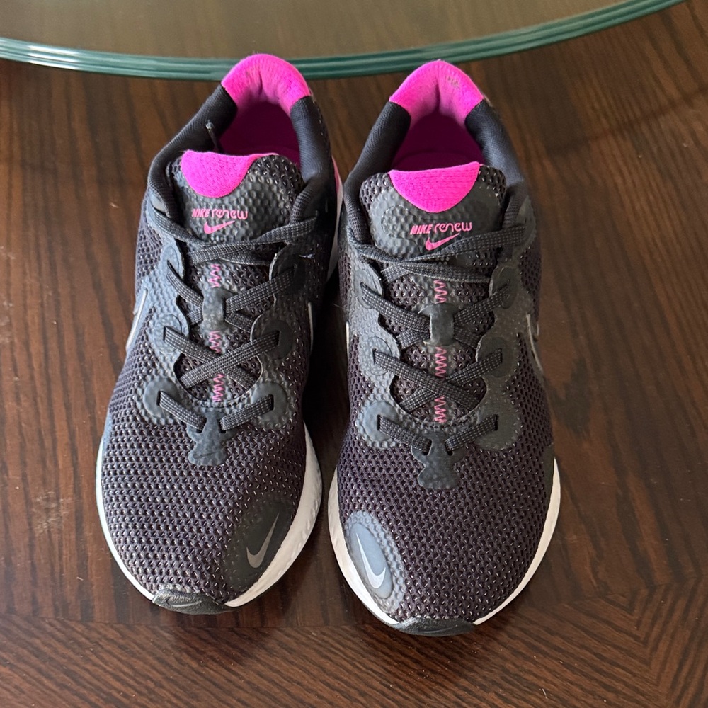Nike Women's Black and Pink Sneakers